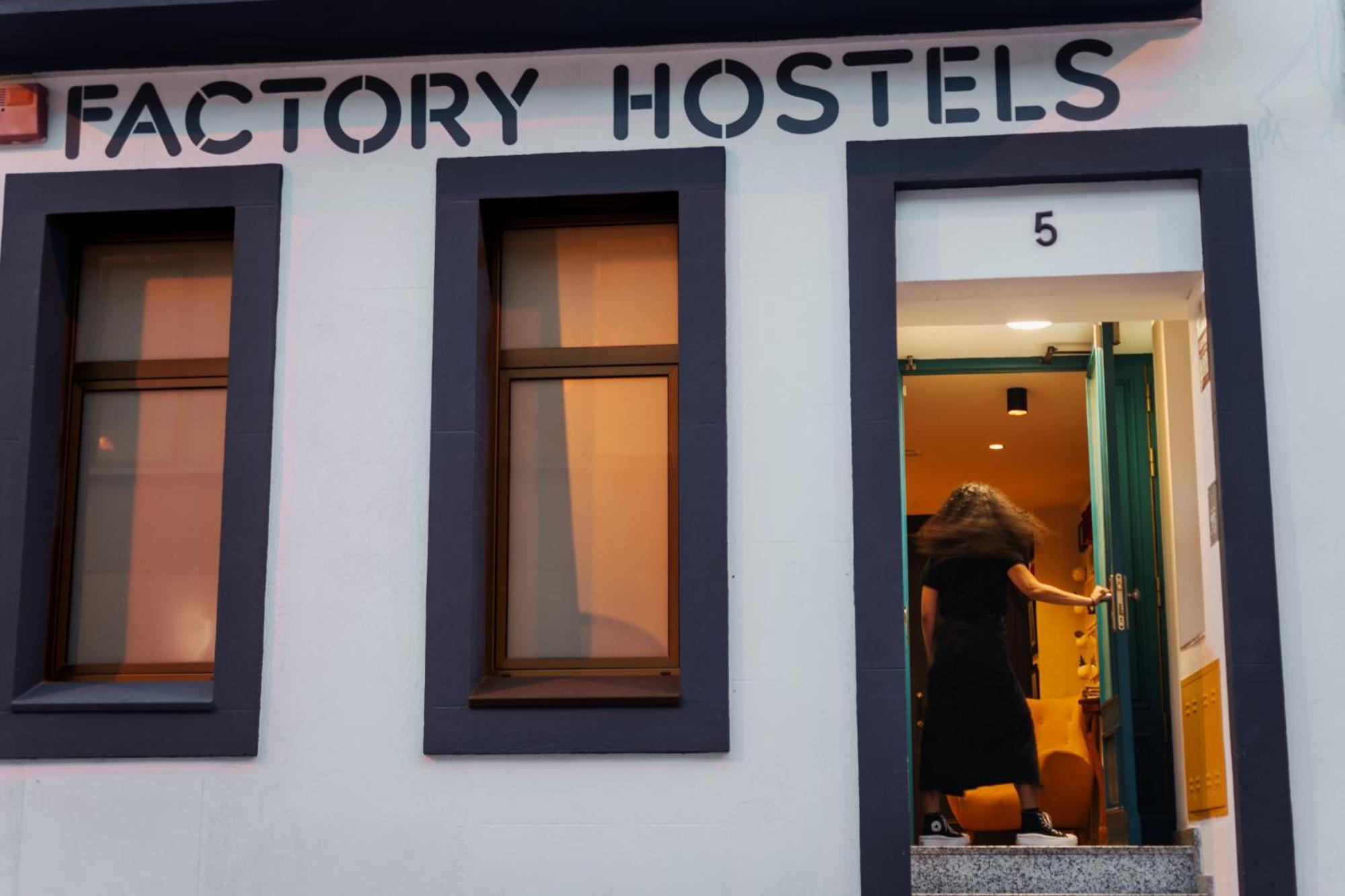Factory Hostal