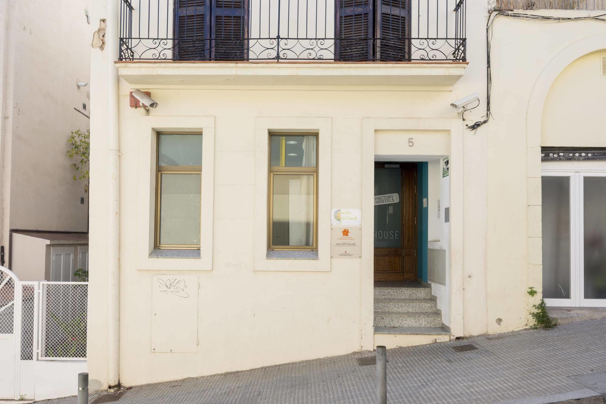 Factory Hostal